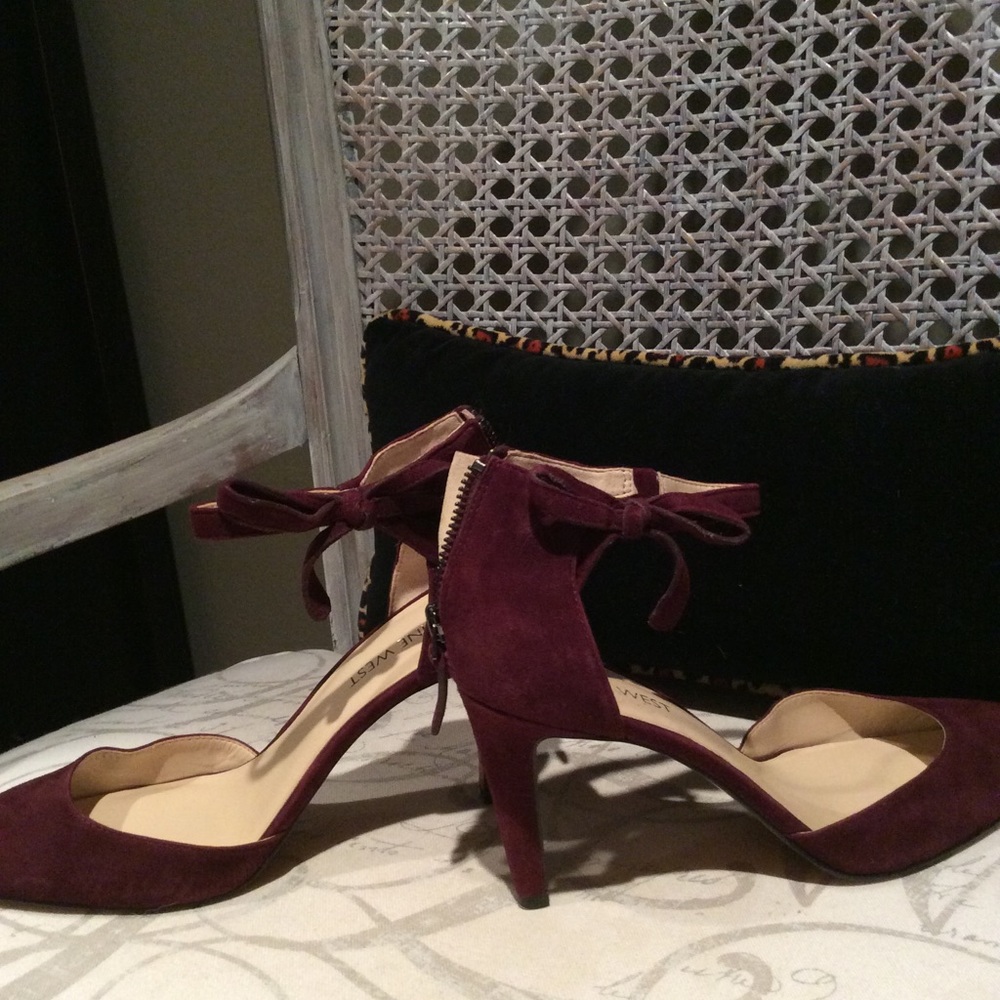 Nine West heels with bows
